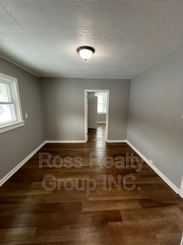 Building Photo - 3156 Elm St