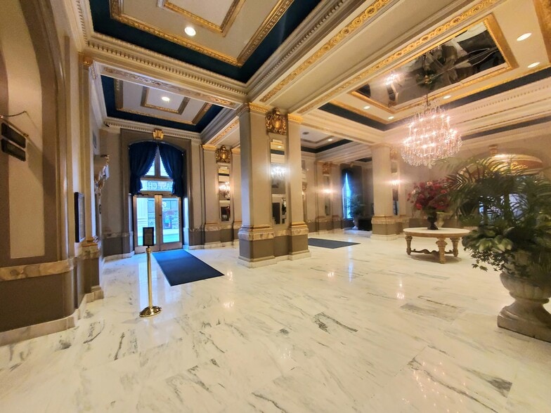The GRANDE lobby - 1 E Chase St