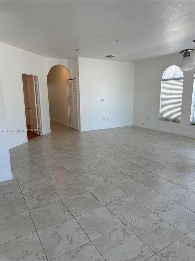 Building Photo - 4311 SW 160th Ave