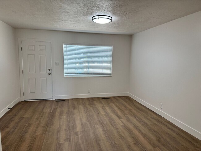Building Photo - 235 W 400 N