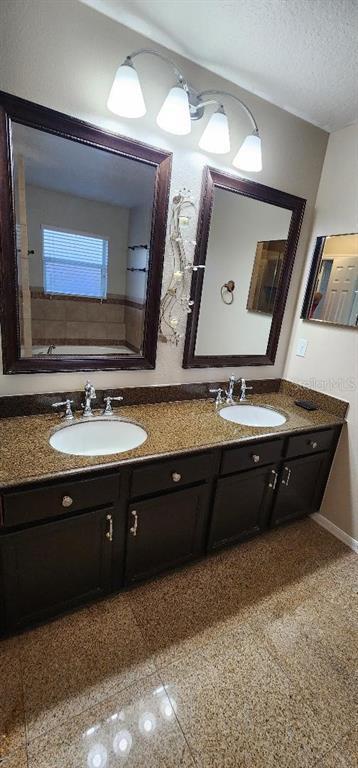 Building Photo - 527 Windrose Dr