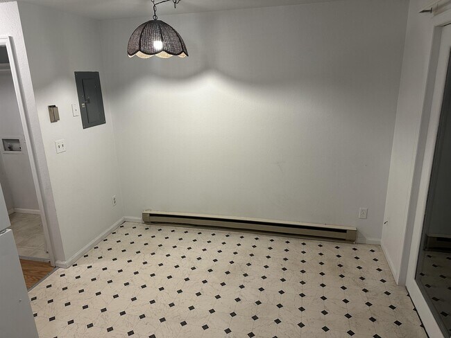 Building Photo - 4887 Basswood Dr