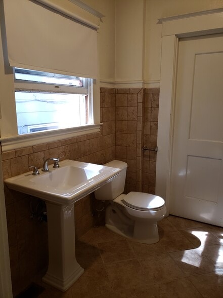 Jack-and-Jill Bathroom - 2623 H St
