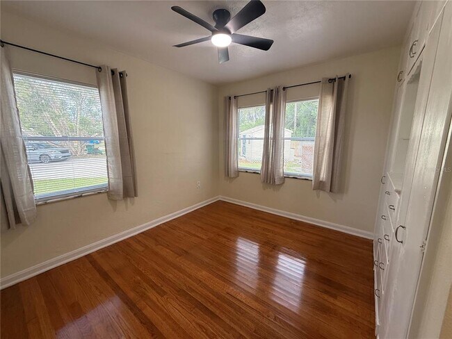 Building Photo - 465 Briarcliff Ave