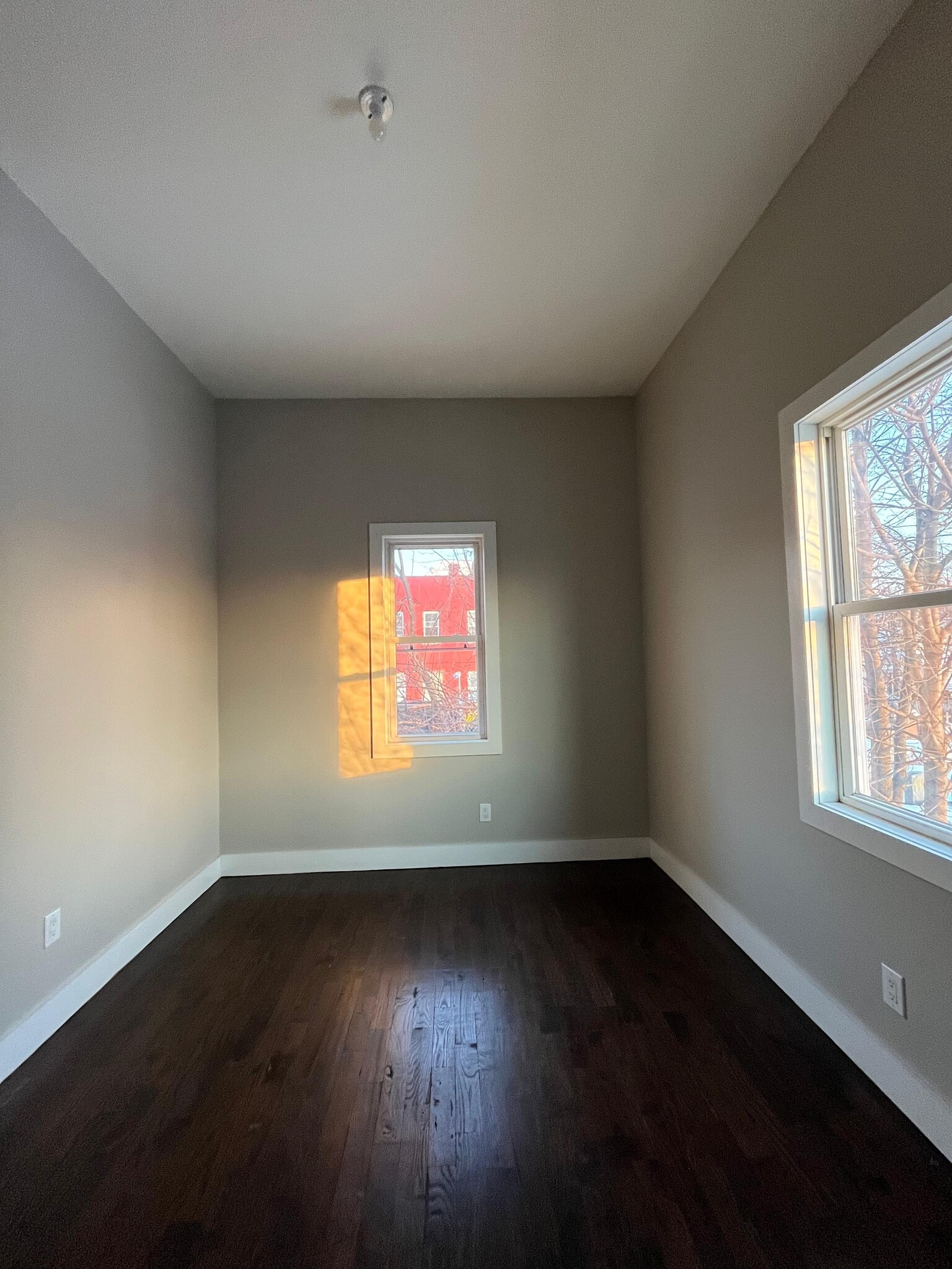 Building Photo - 5 Whitman Ave