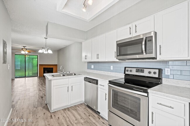 Building Photo - 4846 Kingsmeadow Ln