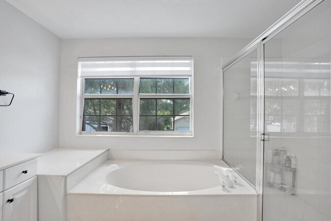 Building Photo - 16405 Diamond Head Dr