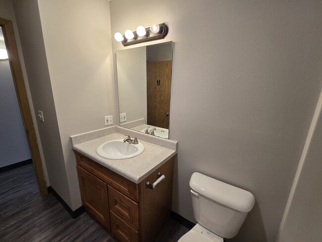 Building Photo - 60 Miller Ave SW