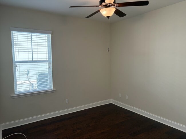 Building Photo - 5081 Bird Nest Trl