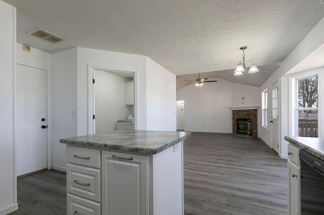 Building Photo - Updated 3 bedroom 2 bathroom 2 car garage ...