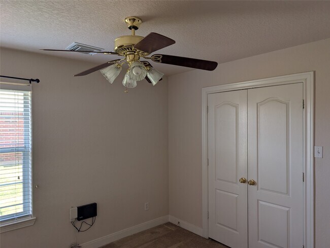 Building Photo - 1915 Running Bear Trail