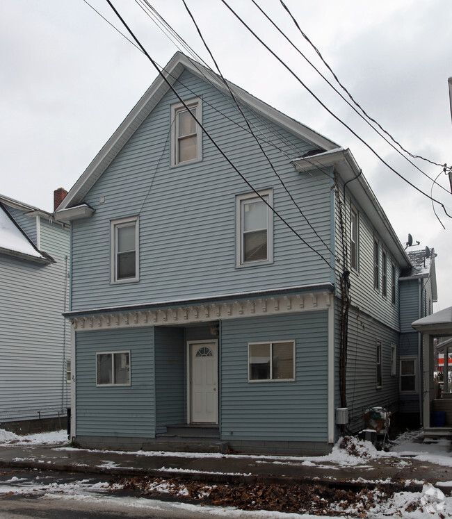 Building Photo - 20 Diamond St