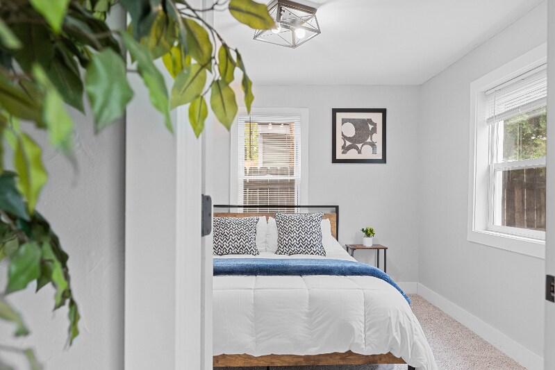 Building Photo - 231 Murray St SE