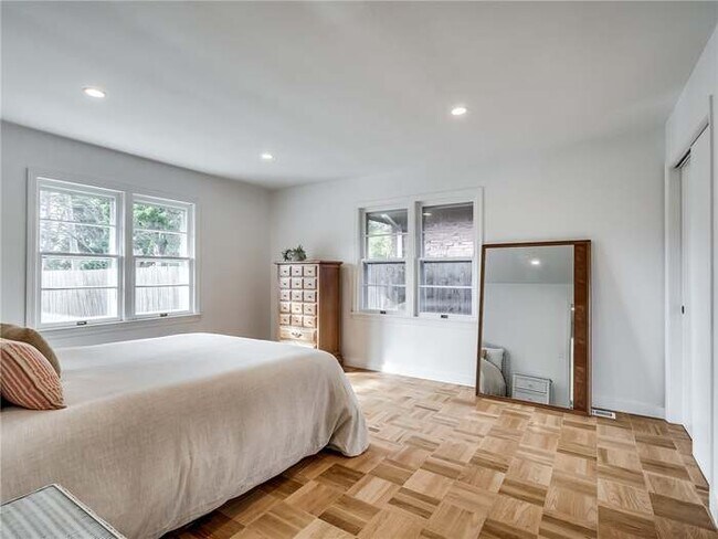 Building Photo - 2708 NW 34th St