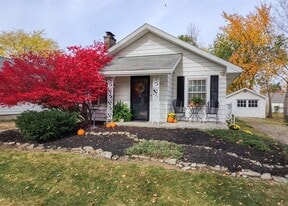 Building Photo - 2706 Waynewood Dr