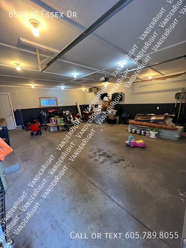 Building Photo - 6509 W Essex Dr