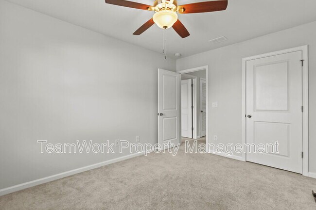 Building Photo - 145 Stoney Creek Way