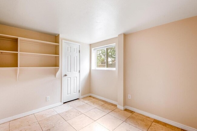 Building Photo - 703 Orion Dr