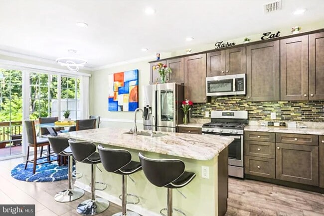 Building Photo - 206 Shields Ct