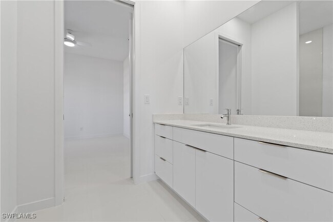 Building Photo - 3808 10th St SW