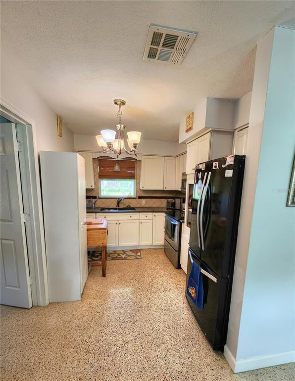 Building Photo - 11645 Oxford St