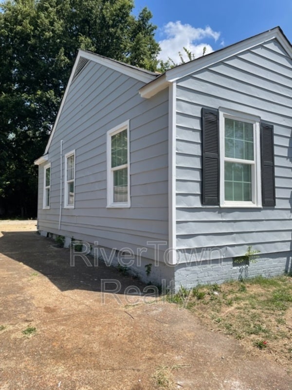 Building Photo - 822 Kippley St