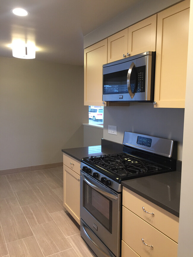 Building Photo - Midtown 1 bed Fully Remodeled