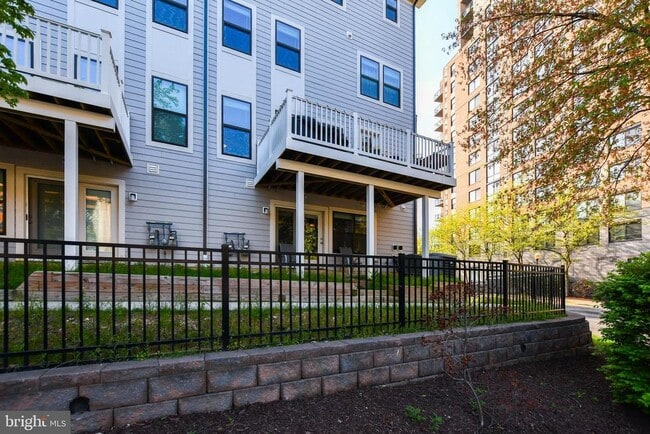 Building Photo - 5692 Stephanie Tessa Way