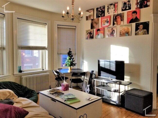 Primary Photo - 1161 Commonwealth Ave