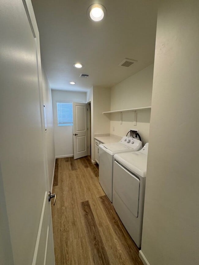 Building Photo - East- NEW BUILD 3 Bedroom rental homes!