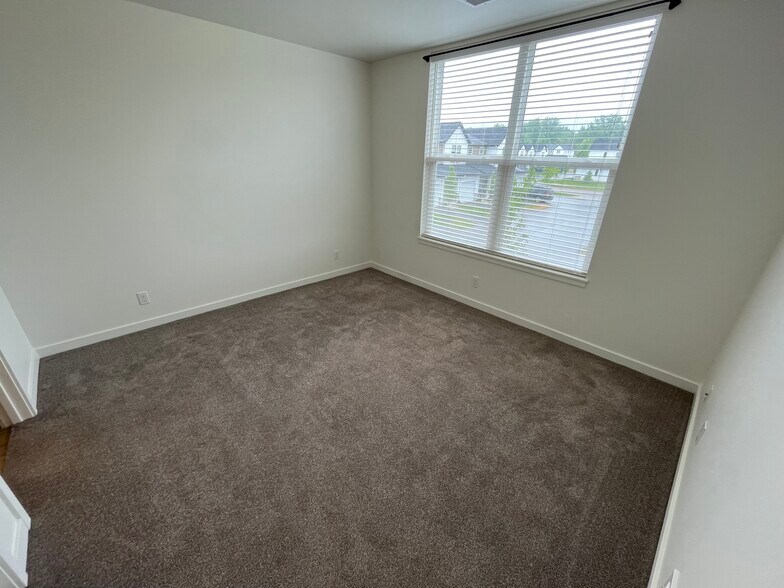 Building Photo - 11295 Sessions Dr NW