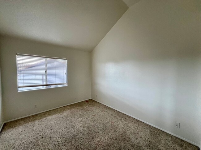 Building Photo - Beautiful 4 Bedroom Single Family Home with Pool and Pool Service Included for Lease in Rancho Cu...