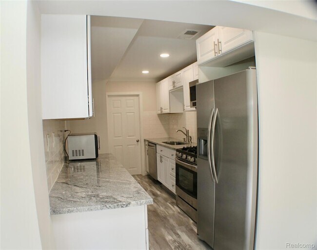 Building Photo - 48677 Sugarbush Rd