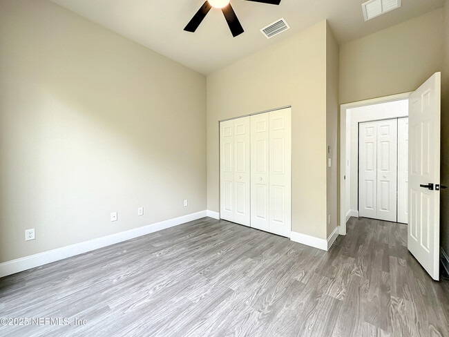 Building Photo - 5395 Heckscher Dr