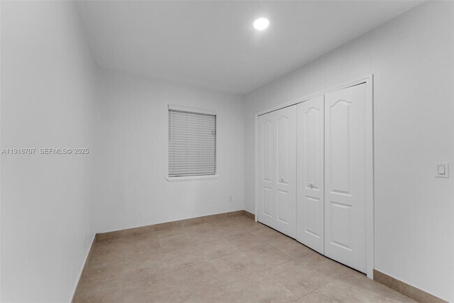 Building Photo - 9101 SW 34th St