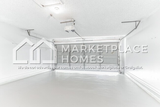 Building Photo - 1533 Kingfisher Ln N