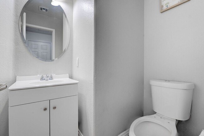 Building Photo - 6469 Abbey Door Ct