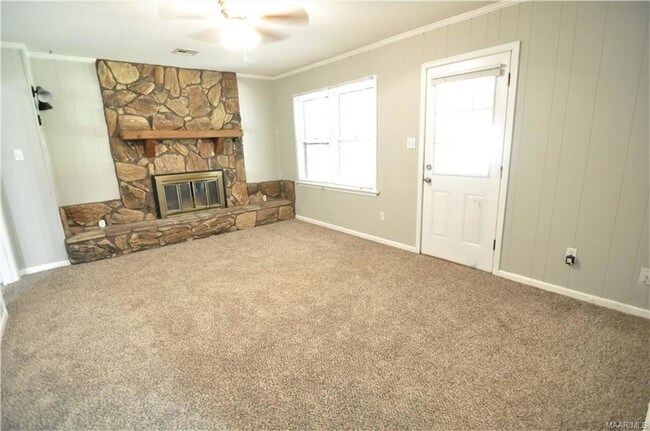 Building Photo - 334 Dee Dr