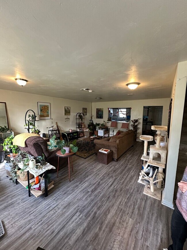 Building Photo - 206 Pheasant Run Dr