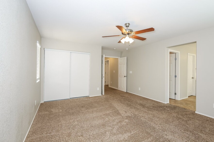 Building Photo - 6231 Blushing Willow St