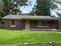 Building Photo - 2207 Webb Ave