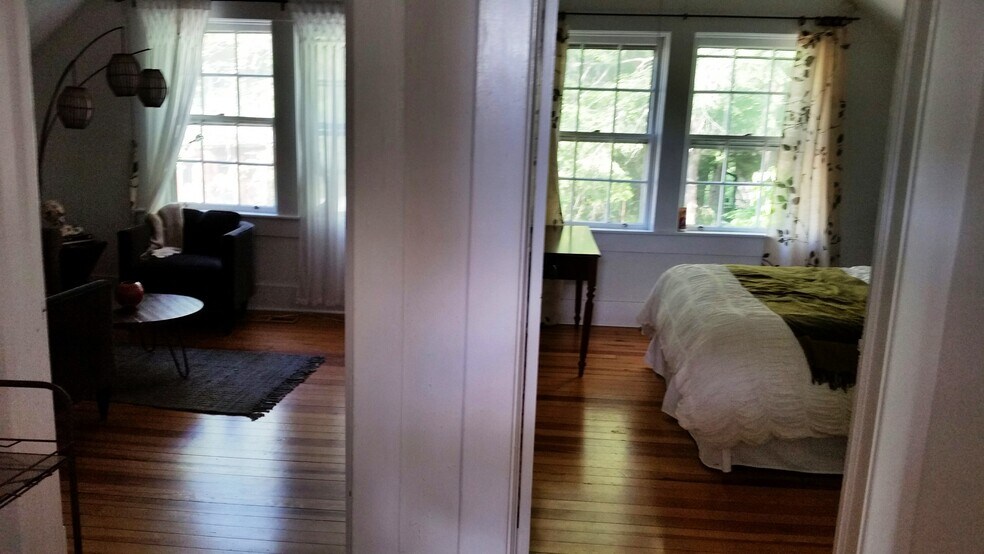 Building Photo - 76 Gertrude Pl