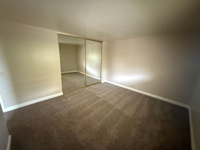 Building Photo - 2 Bedroom 2 Bath One Story Senior Community Vacaville *Star Rentals