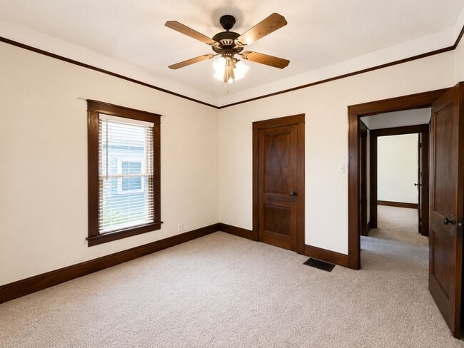 Building Photo - 1228 S 63rd St