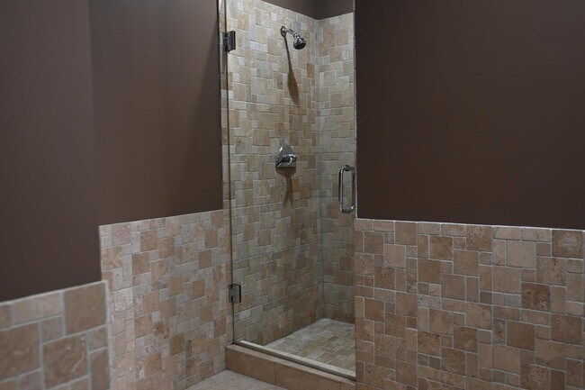 Building Photo - 529 N Racine Ave