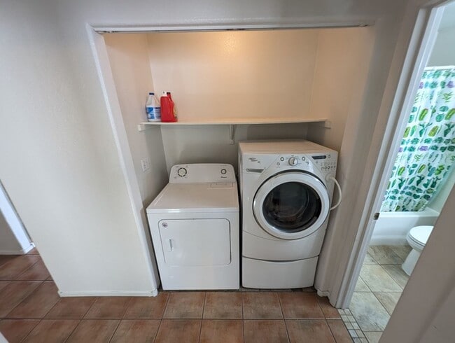 Building Photo - 8000 Revolver Ave