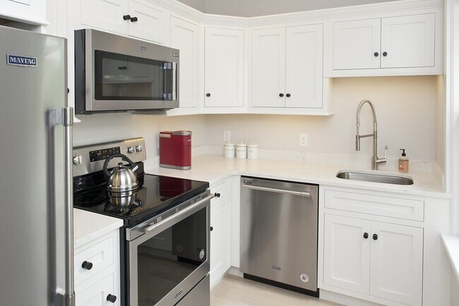 Building Photo - 397 Washington St