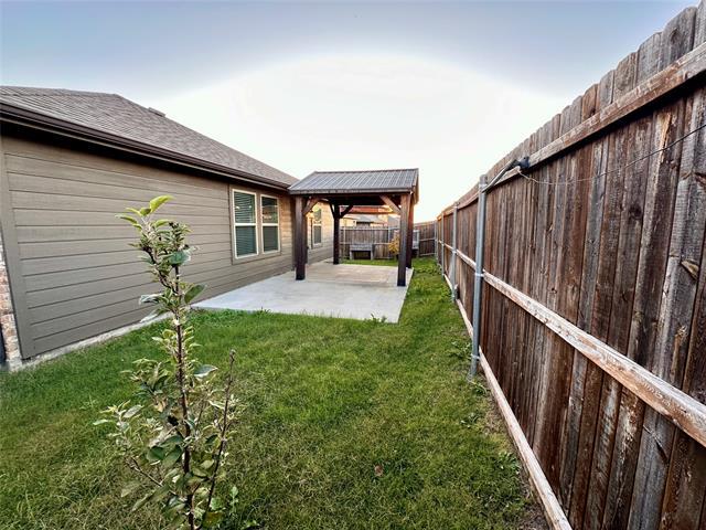 Building Photo - 806 Amber St