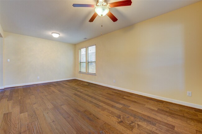 Building Photo - 26311 Parkman Grove Dr