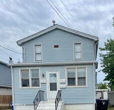 Building Photo - 153 Seabreeze Ave